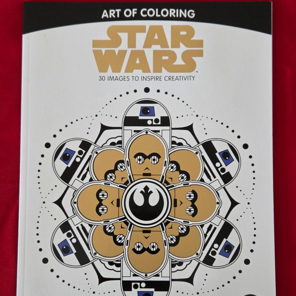 2017 STAR WARS COLOURING BOOK & 6 COLOURED PENCILS, NEVER USED!!!